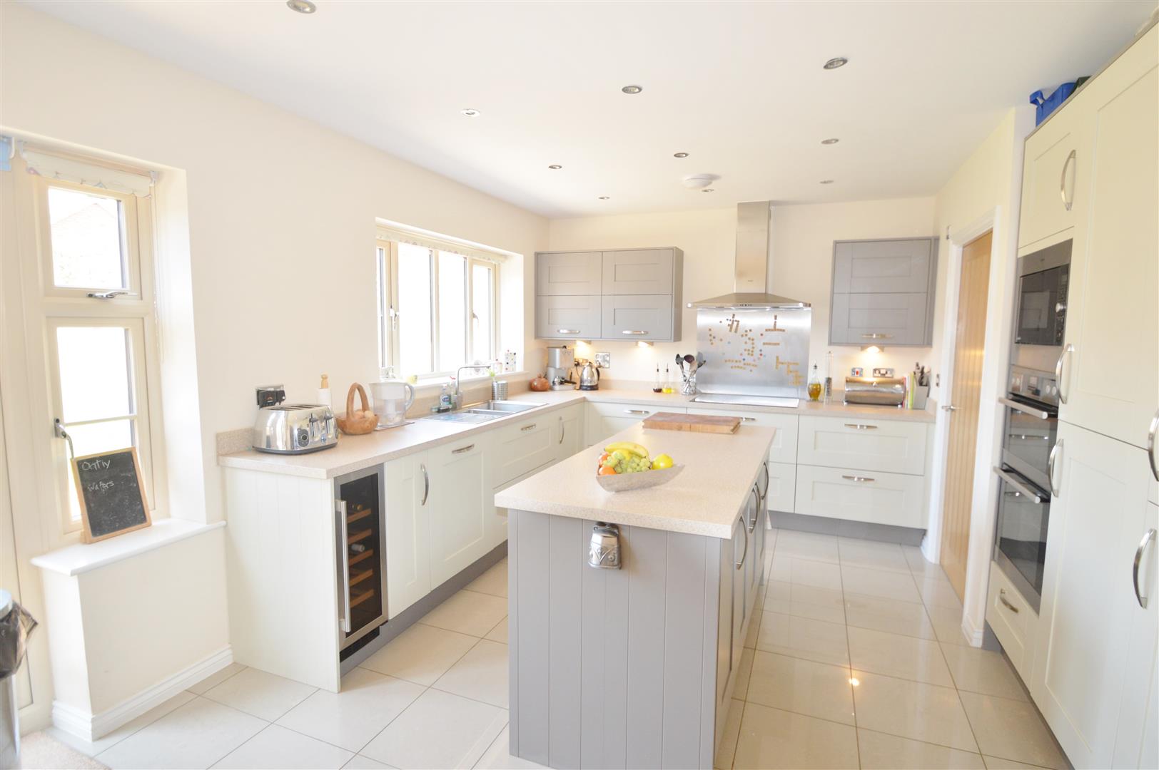 Townmill Road, Cowbridge, Vale of Glamorgan, CF71 7BE